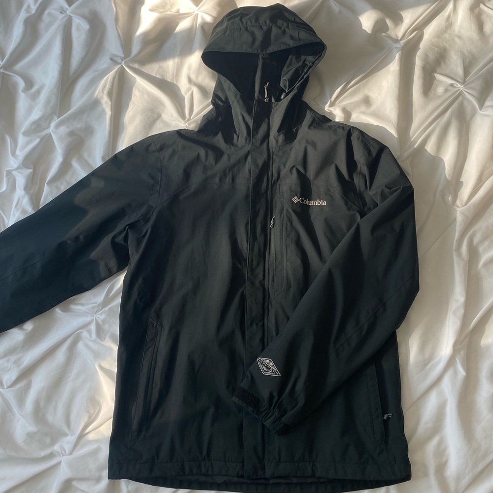 Columbia Men’s Omni-Tech rain jacket / windbreaker